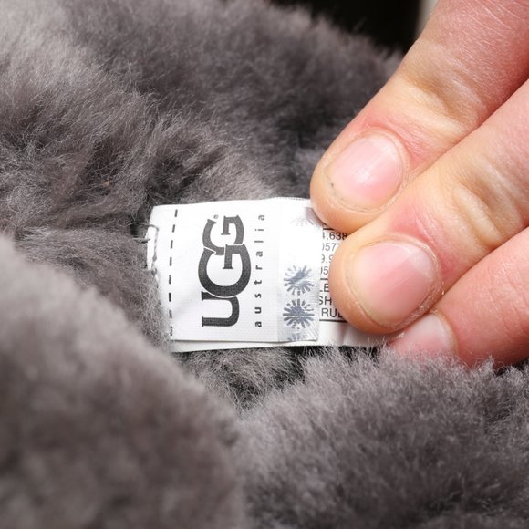 Ugg Bailey Button Boots 7 - Picture 8 of 8